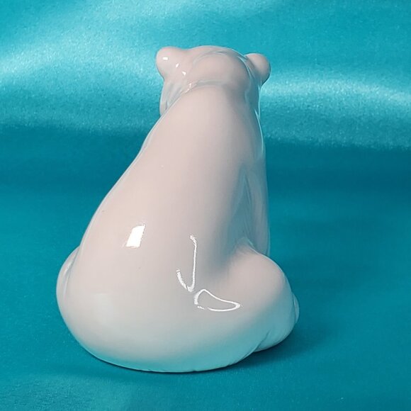Lladro Small Sitting Polar Bear Figurine - Picture 5 of 8